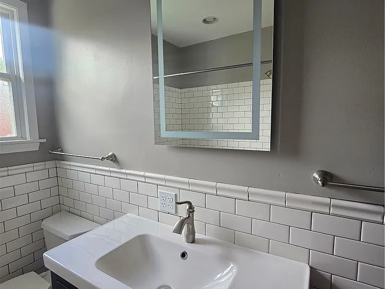 3025 Hazelhurst Ave — Photo 13