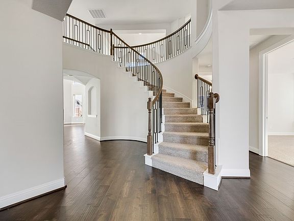 7th image of this home