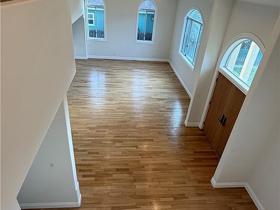 2nd image of 6222 Babcock Ave