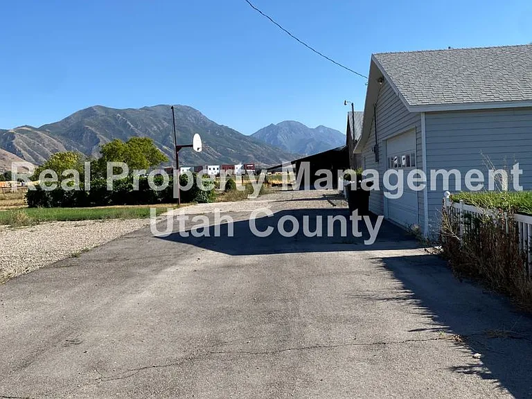1285 W Utah Ave — Photo 44