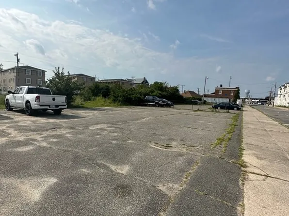 32 Railroad Ave, Salisbury, MA 01952