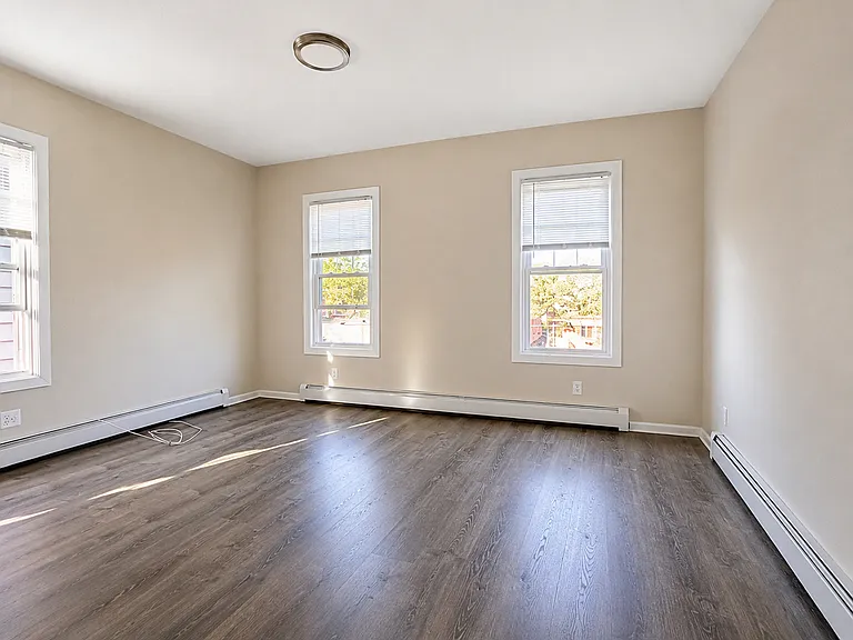 2222 W 6th St #2 — Photo 6