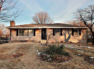 414 SW 9th St, Blue Springs, MO 64015