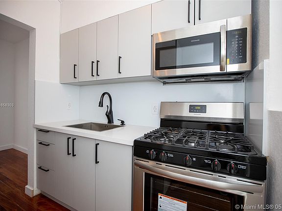 5th image of 1235 Euclid Ave APT 17