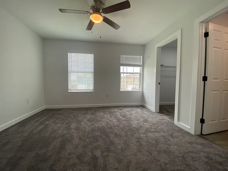 340 Sunnyside Dr #B — Photo 16