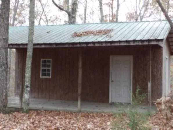 7 Backwoods Trl, Celina, TN 38551