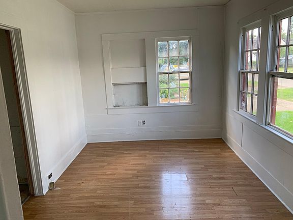 5th image of 604 E Saint Victor St APT 5