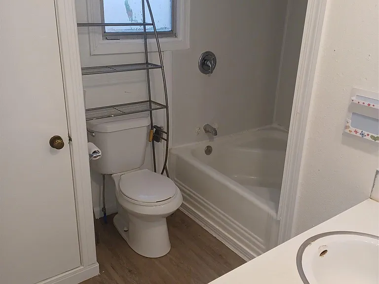 2808 Windsor Rd #B — Photo 11