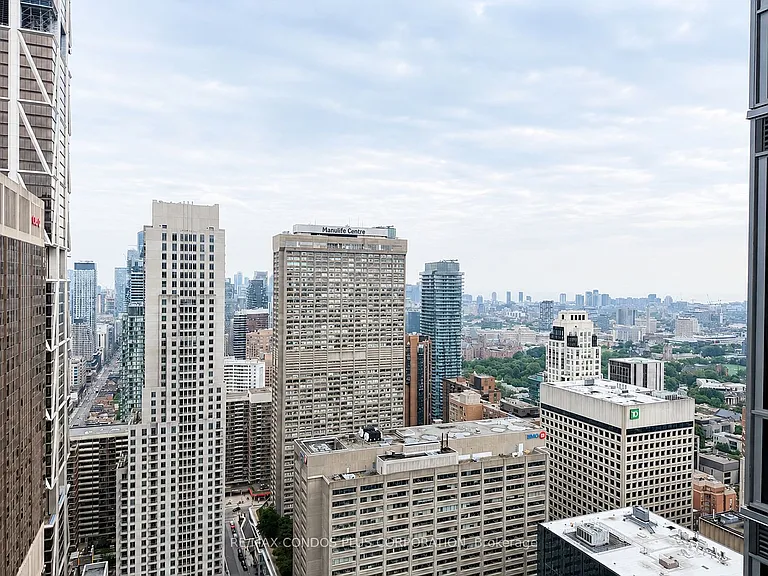 11 Yorkville Ave #3907 — Photo 25