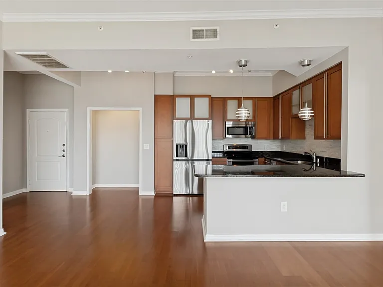 3225 Turtle Creek Blvd #1211 — Photo 4