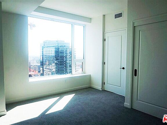 3rd image of 1050 S Grand Ave Unit 1907