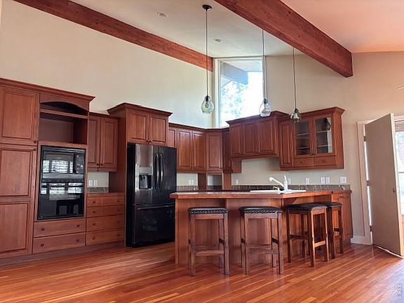 5th image of 58 Aspen Ln