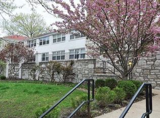 7569 Buckingham Dr APT 8, Saint Louis, MO 63105