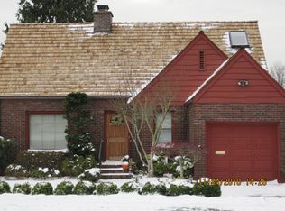 3635 Magnolia Blvd W, Seattle, WA 98199