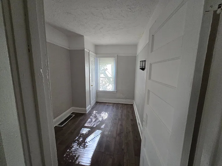 800 E 95th St — Photo 18