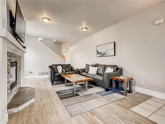 3rd image of 46 Audrey Cir