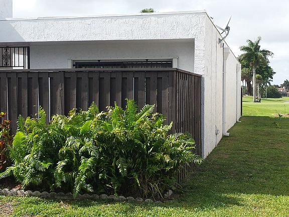 5th image of 7445 Bay Hill Dr
