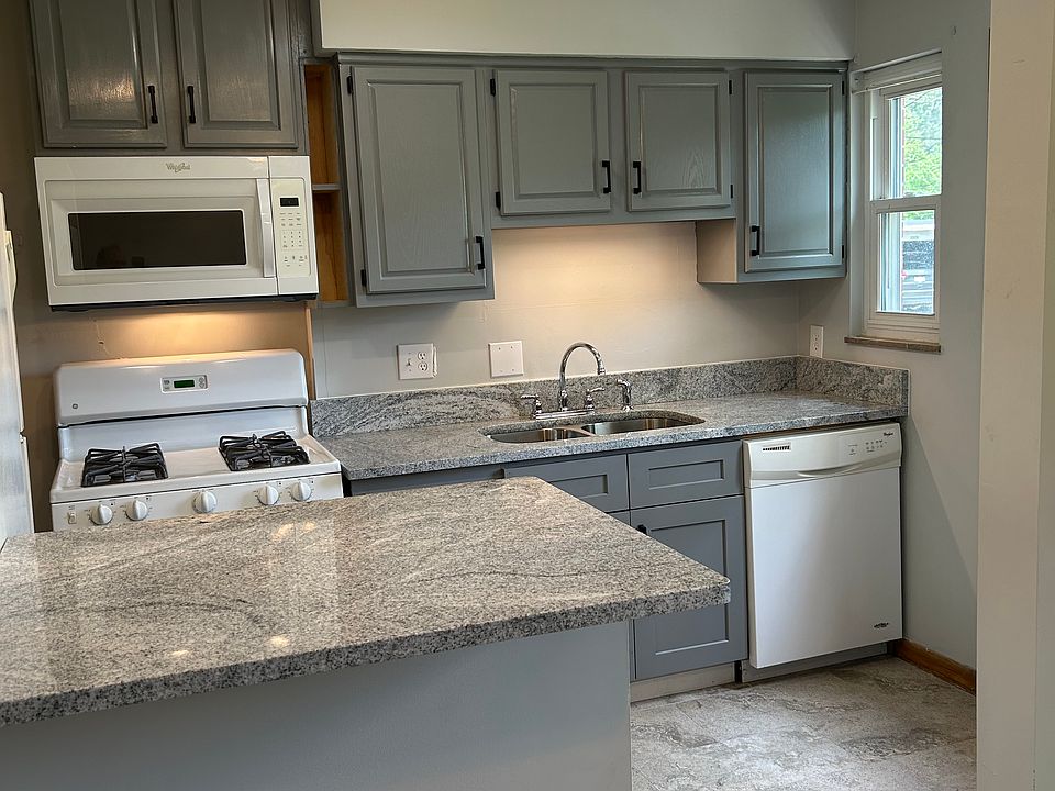1st image of 3084 Northwest Blvd #4