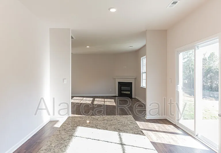 114 Sequoia Forest Dr — Photo 4