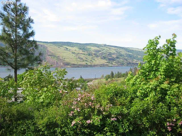 404 Huskey Rd photo 1