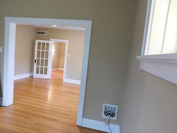 3rd image of 5032 Murdoch Ave