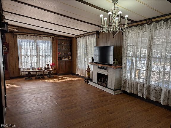 2nd image of 807 Holly Berry Ct