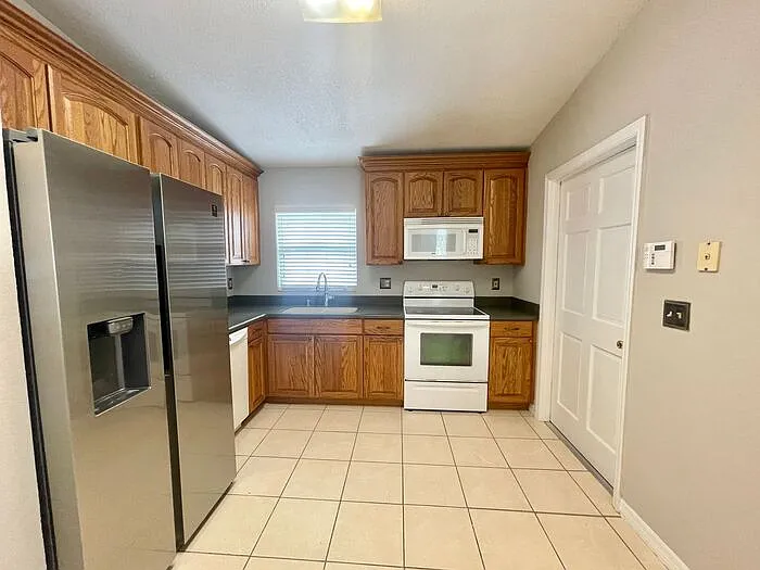 1063 Sugarberry Trl — Photo 5