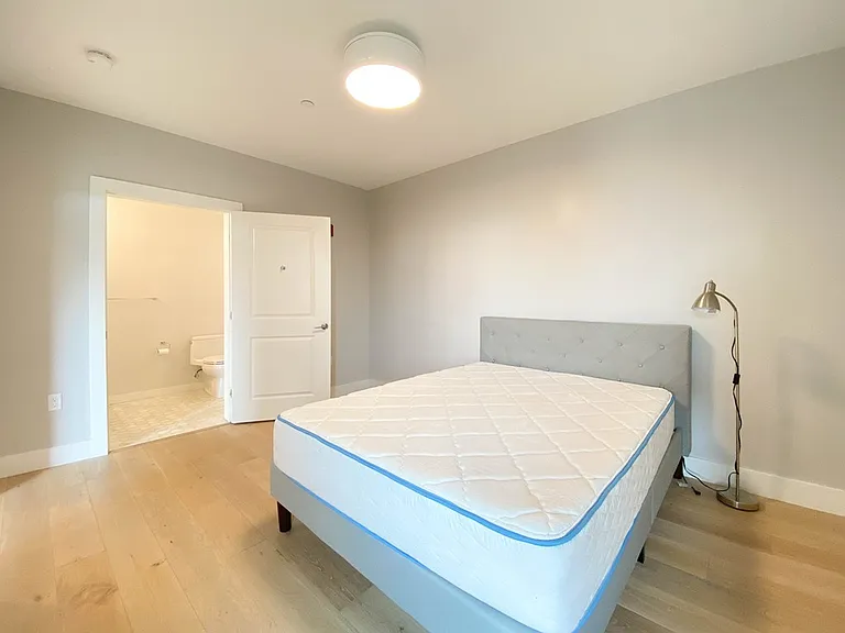 1650 Commonwealth Ave #404 — Photo 14