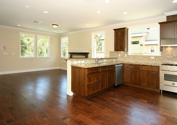 4th image of 128 Dunn Ln