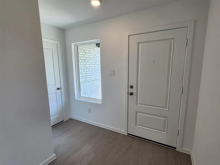 929 Capracotta Dr — Photo 5