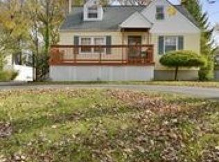 691 Riverview Dr, Totowa, NJ 07512