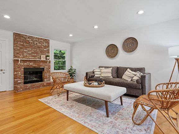 2nd image of 20470 Williams Ave
