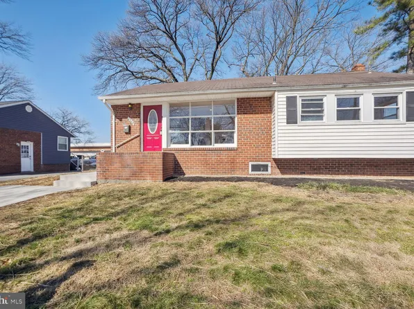 8308 Donoghue Dr, Hyattsville, MD 20784