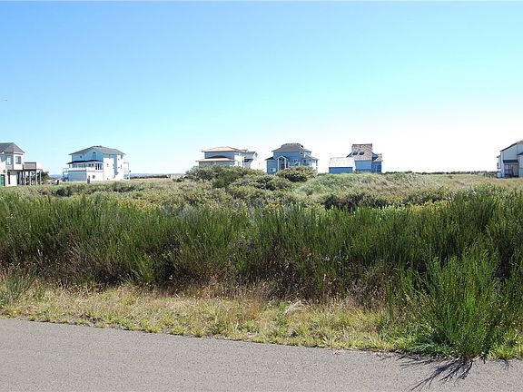 5th image of 453 Sea View Ave