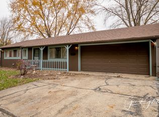 13 Pomeroy Rd, Montgomery, IL 60538