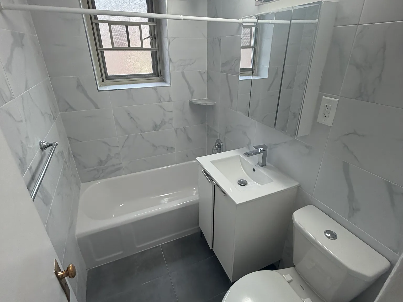 186th Ln, Fresh Meadows — Photo 4