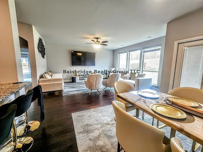 1024 Timber Ridge Dr — Photo 6