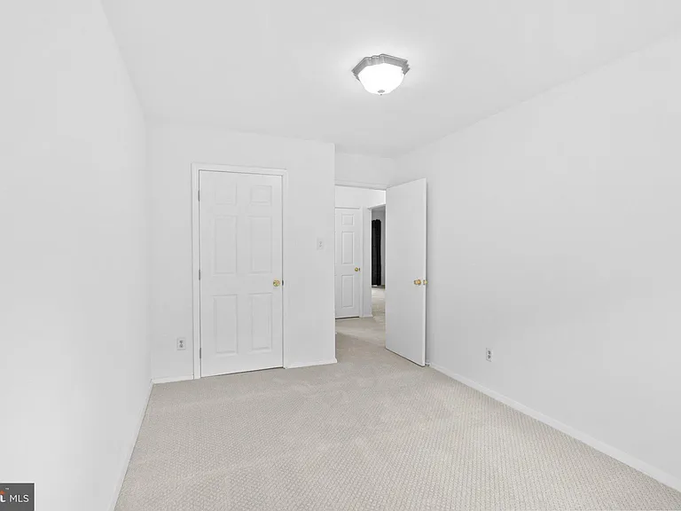 6284 Rose Hill Dr #E — Photo 11