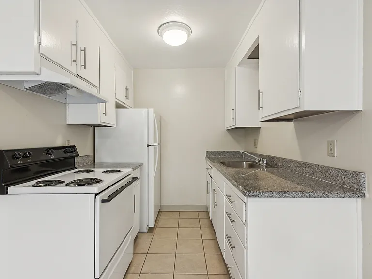 2431 Ellsworth St — Photo 8
