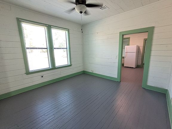Dining Room (middle room)