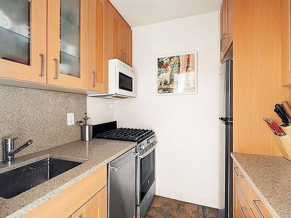 4th image of 309 E 87th St APT 7O