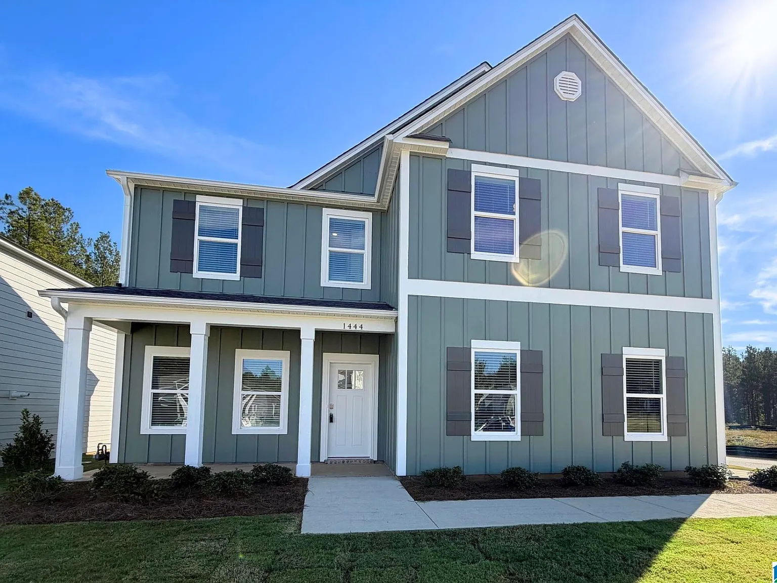 4 bed, 2.5 bath, 2339 sqft, $2,395 — Photo 2