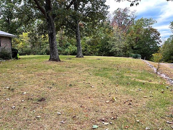 3rd image of 1708 Strawberry Dr