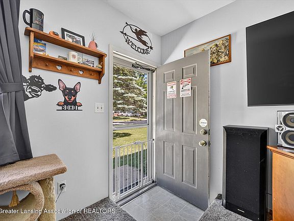 3rd image of 3912 Hillborn Ln