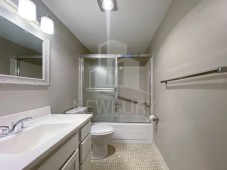 530 N Main Street - The Townhouse. — Photo 136