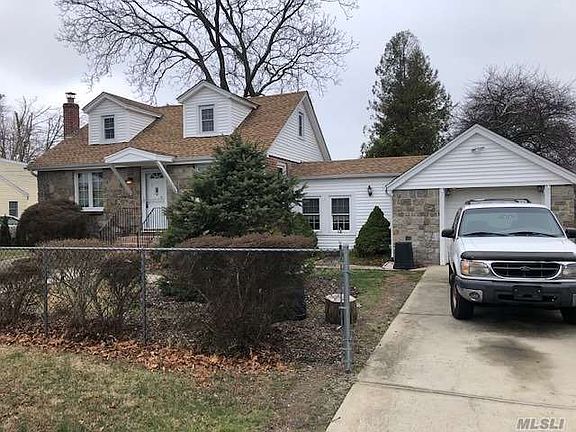 2nd image of 74 Huguenot Dr