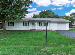 1300 Jane Dr, Gillespie, IL 62033