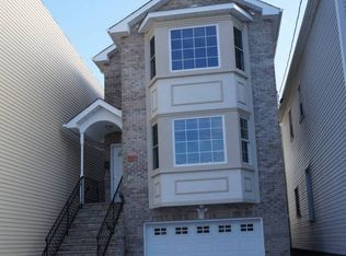 721 Warren St, Harrison, NJ 07029