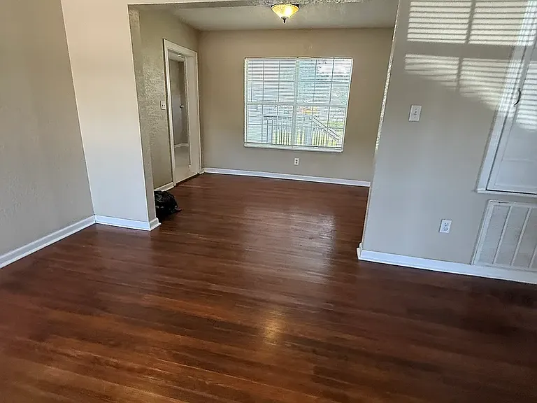 1319 W Theo Ave — Photo 5