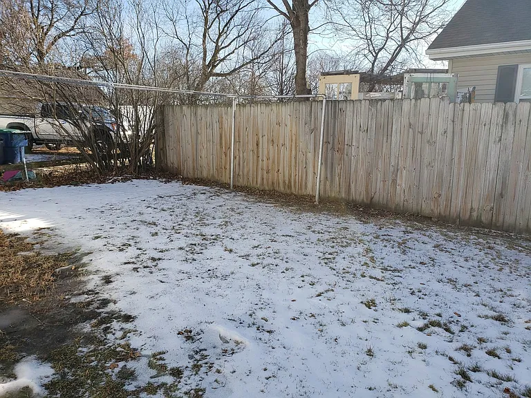 901 Townline Rd — Photo 14